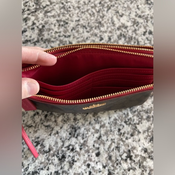 BNWT Coach Signature Double Zip Wristlet - Picture 3 of 5